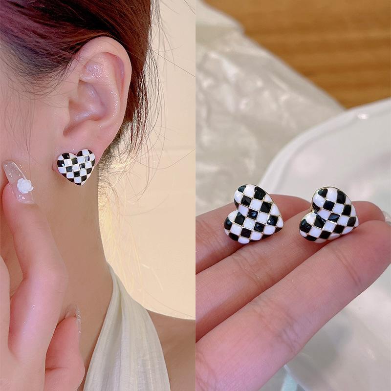 French Style Pearl Ear Clip Classic Women's Geometric Earrings