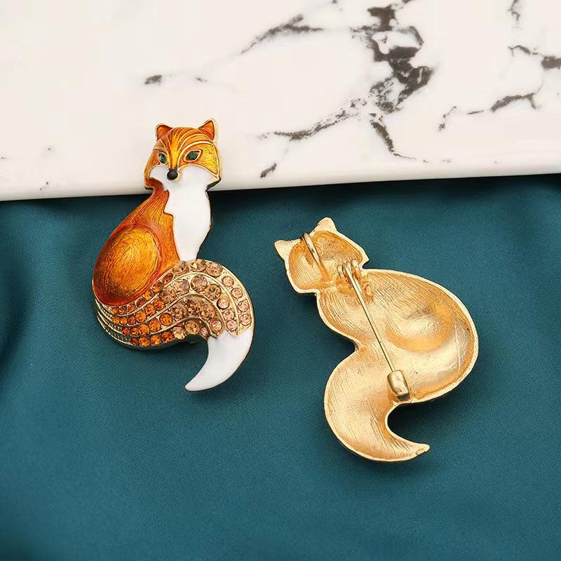 Stylish Alloy Fox Brooch with Crystals in Multiple Colors
