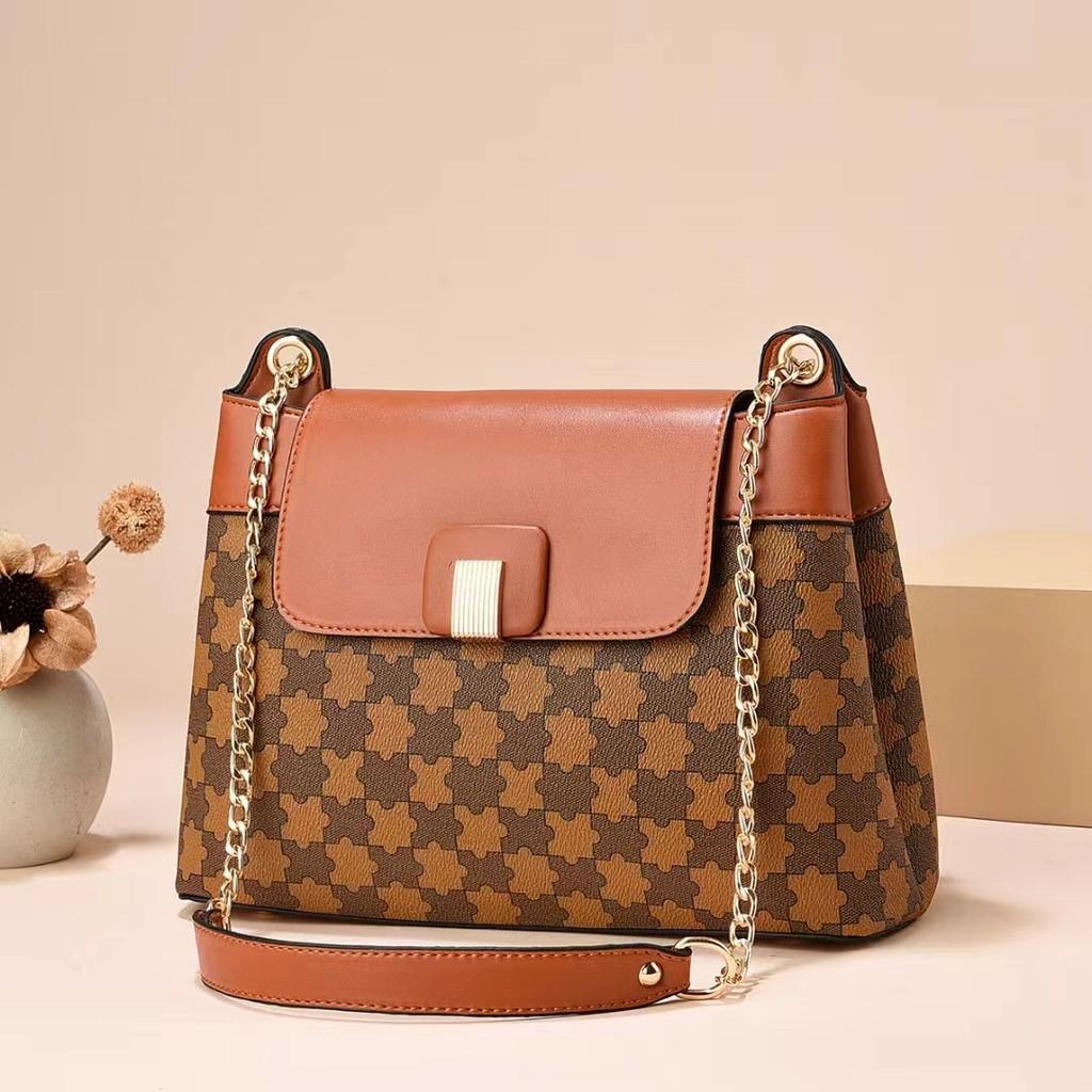 

Stylish Fashionable Printed Small Square Bag For Women With High Capacity Design