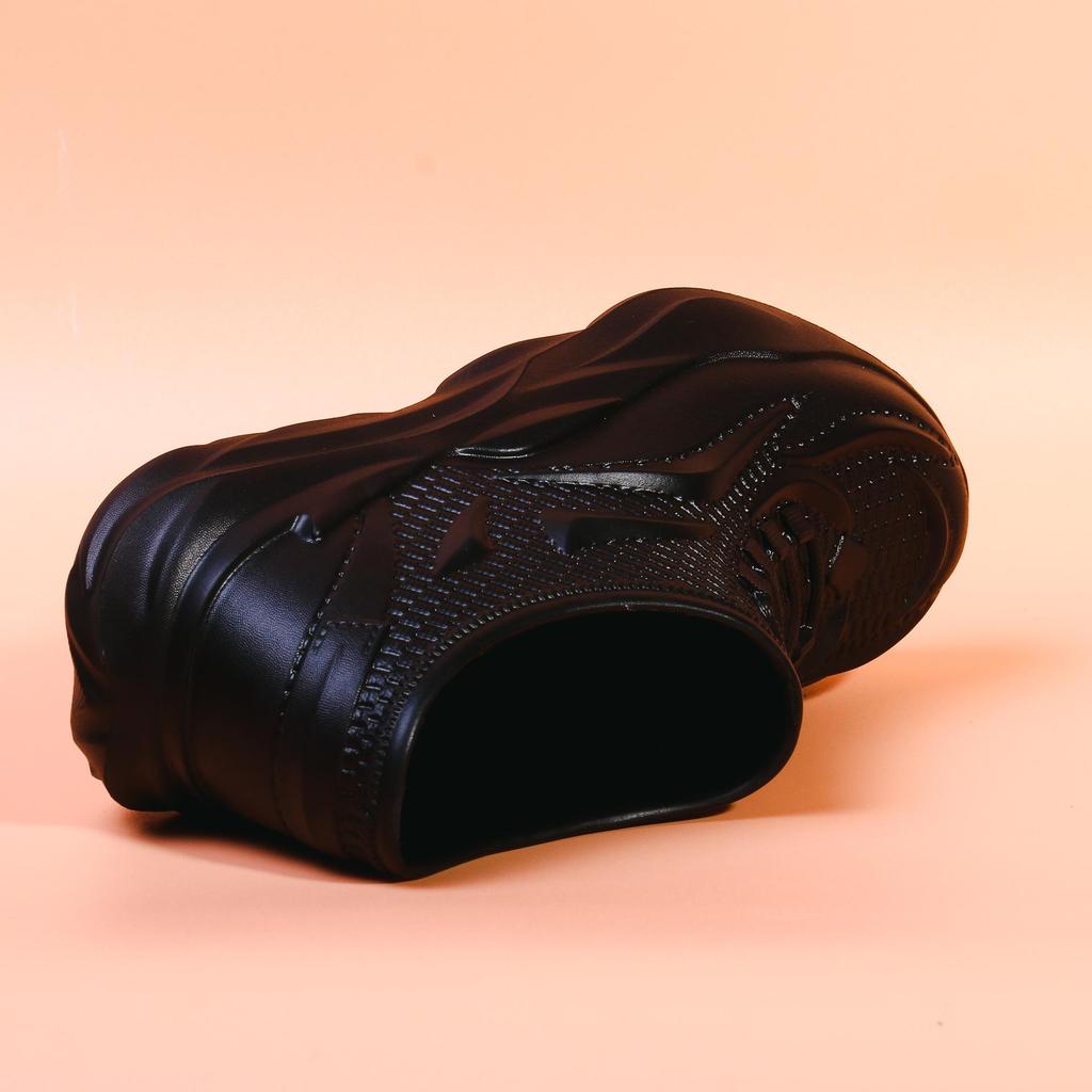 Men's Waterproof Non-Slip Winter Boots with Warm Velvet Lining, Slip-on Design, Cotton Comfort, and Outdoor Protection.