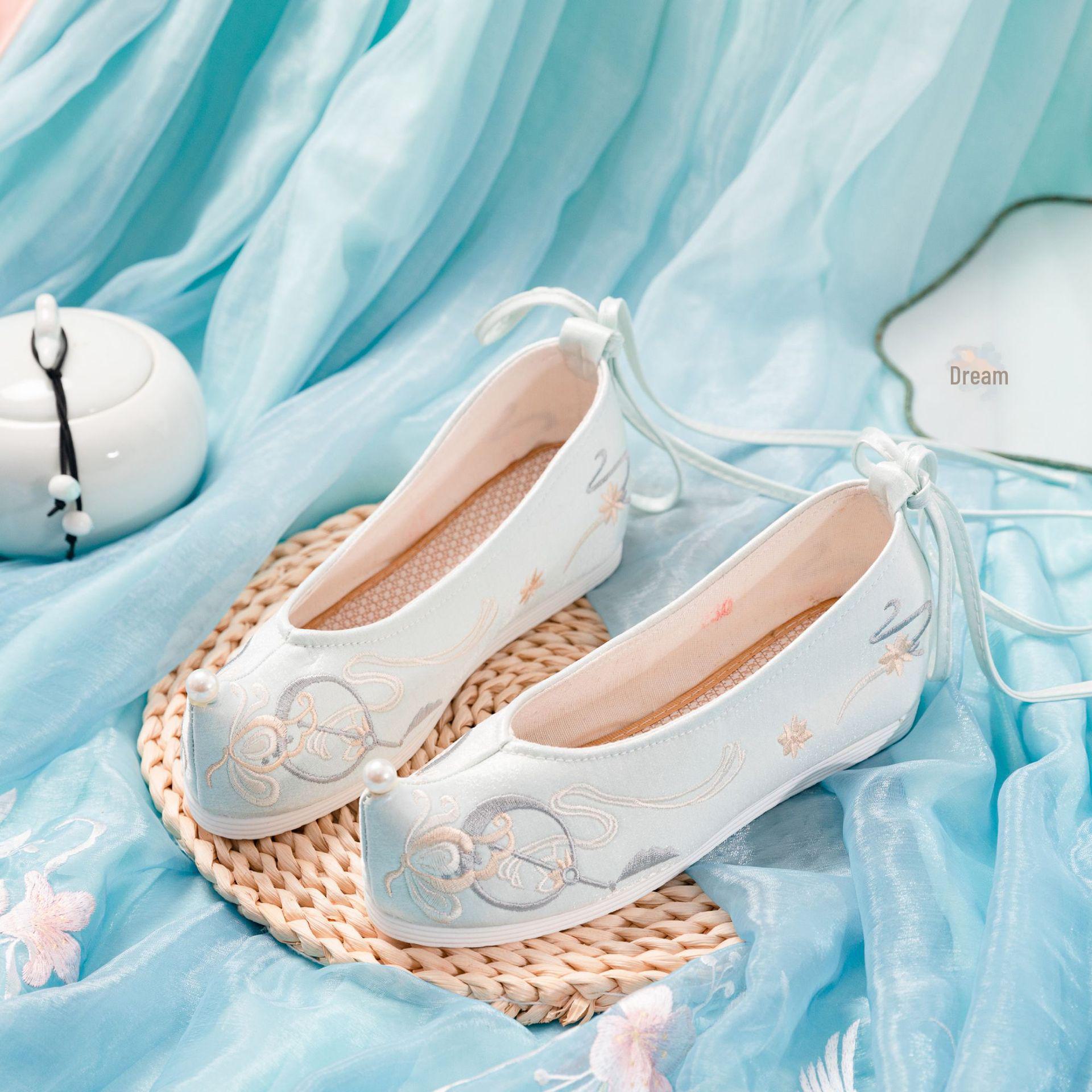 

В погоне за Луной: Женская обувь в древнем стиле ханьфу, весна/лето 2021 г. — мягкая подошва, визуально увеличивающая рост, дизайн с загнутым вверх бантом Size 41 светло-синий