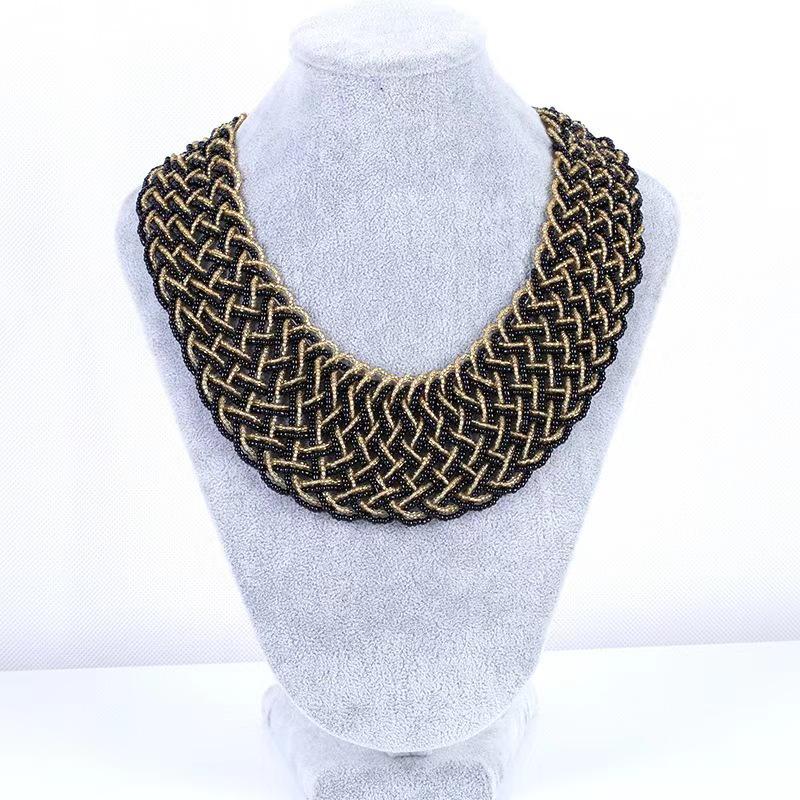 Colier Choker Boem Tricotat Manual cu Opt Șuvițe, Reglabil pentru Femei