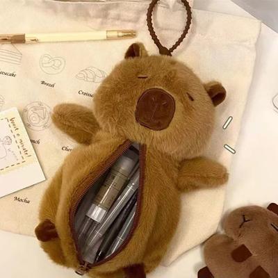 Yousheng Federmäppchen aus Plüsch in Capybara-Form mit Umhängeband, großes Fassungsvermögen, Reißverschluss, Stifte, Schreibwaren, Kosmetik-Organizer