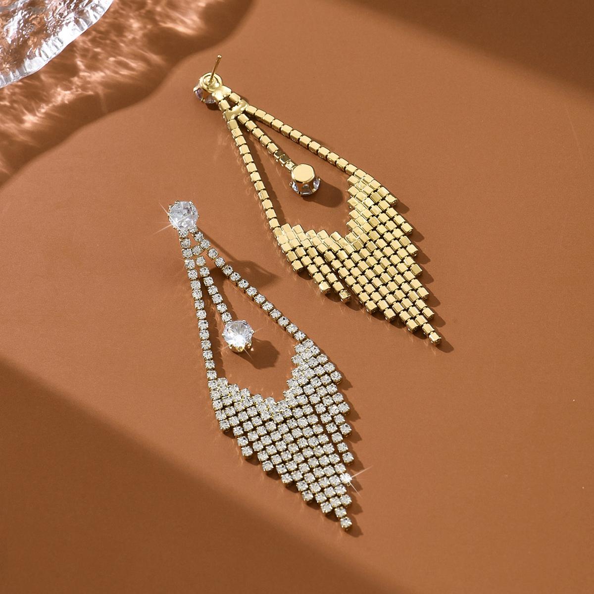 

Fashionable and versatile tapered tassel earrings with rhinestones, light luxury and high-end ear accessories for women