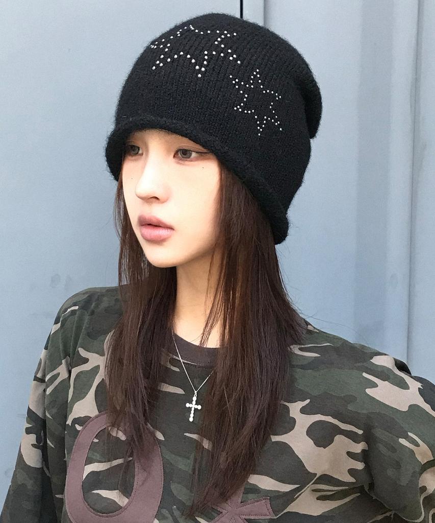 CHICKS Starfish Studded Beanie Black