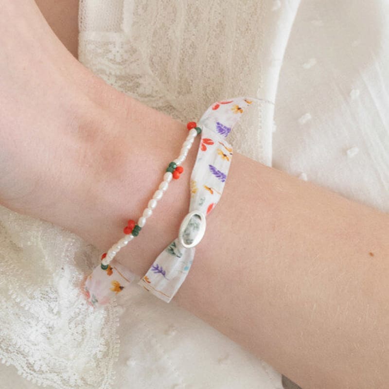 

FANTASTIC PLANET fabric button bracelet (3colors) PINK