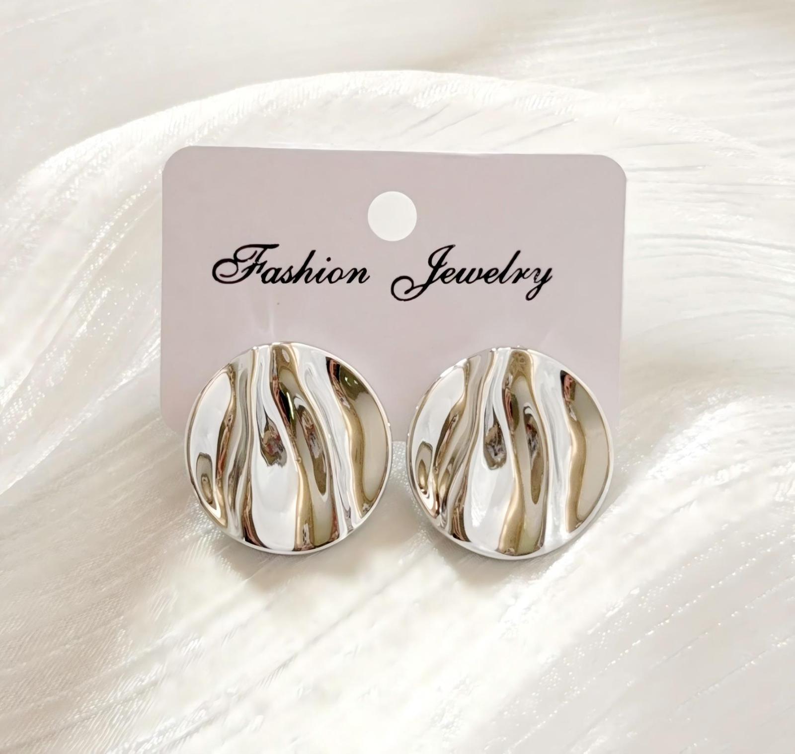 

Round Metal Stud Earrings with Textured Wave Design Lightweight Durable Hypoallergenic Fashion Jewelry for Women and Girls One Size
