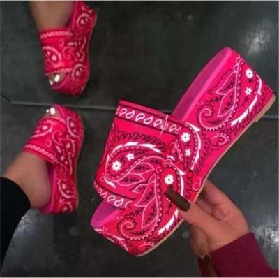 Moda primavera/verano mujer nuevas chanclas casuales de tacón alto con plataforma, combinan con todo, estilo graffiti, talla grande, sandalias de playa para exteriores
