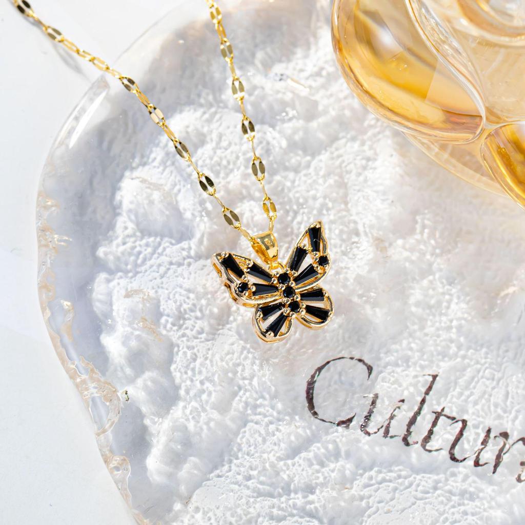 Schmetterling Zirkon Anhänger Halskette: Vielseitiger Damen-Waldstil, Nischen-Designschmuck