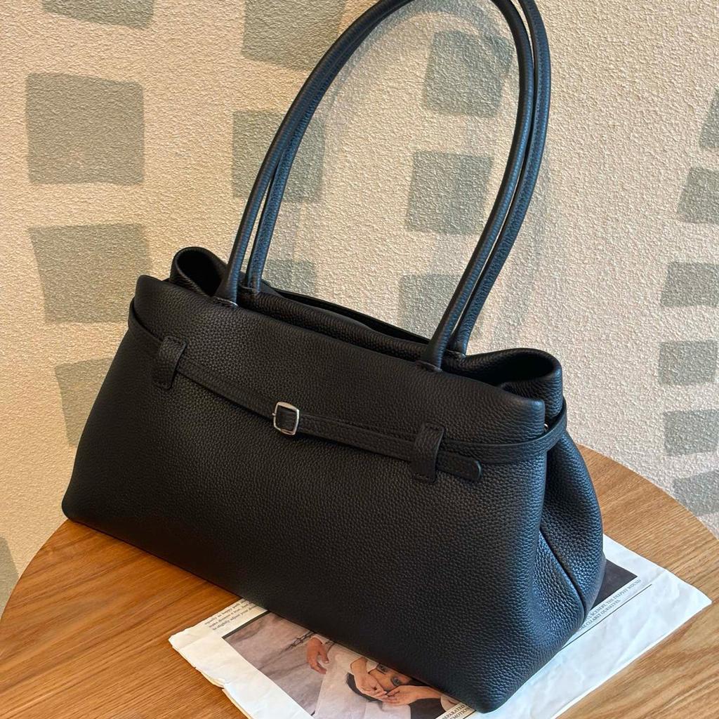 Belt small lock, first layer cowhide tote bag, genuine leather shoulder bag, fashionable large-capacity baguette bag, minimalist women's bag