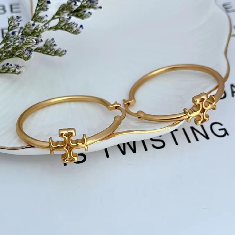 2Pcs Women's Cross Hypoallergenic Earrings, Fashionable And Simple Punk Ins Series, Suitable For Party And Anniversary Wear