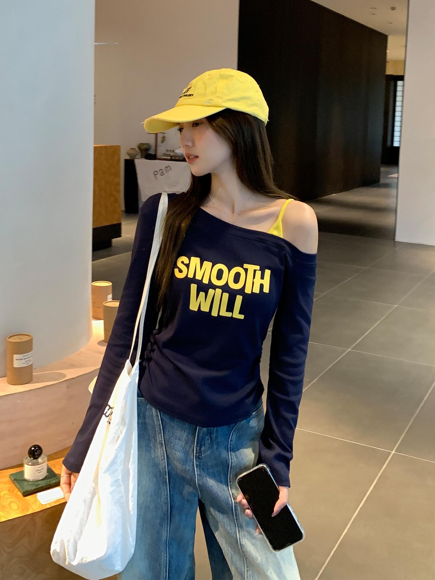 Slant shoulder off-the-shoulder letter print long-sleeved T-shirt women s early autumn new pleated slim-fit design shoulder strap top S темно-синий