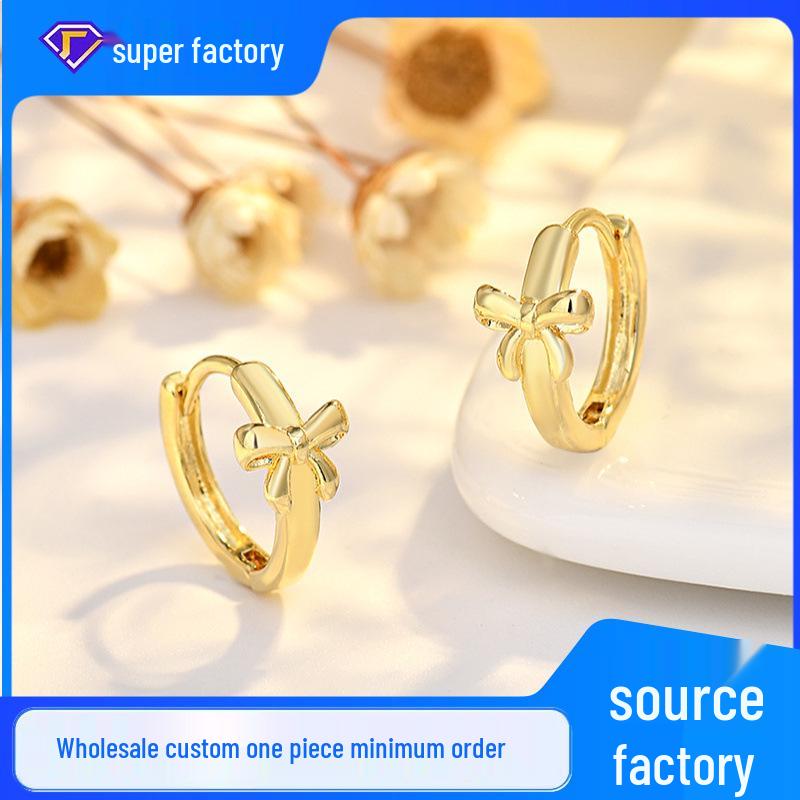 Exquisite Bow Mini Ear Cuffs: Cute, Niche Design Earrings for Sleep-Friendly, Versatile Wear on Ear Cartilage.