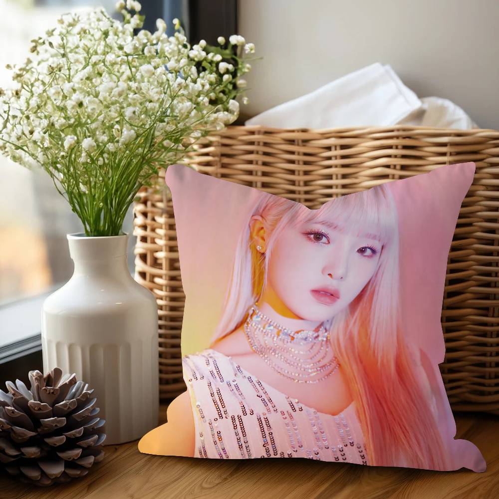 Singer C-Choi-Yena Pillow Anime Pillow Sofa Bed Head Pillow Cover Cushion Cover 45x45 Cm Fashion
