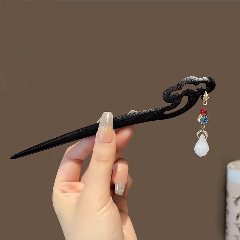 

Элегантная деревянная заколка с кисточкой в старинном стиле для одежды ханьфу и чонсам