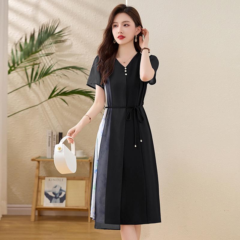 2025 Women's V-Neck Ink Print Color Block Dress with Pendant Belt