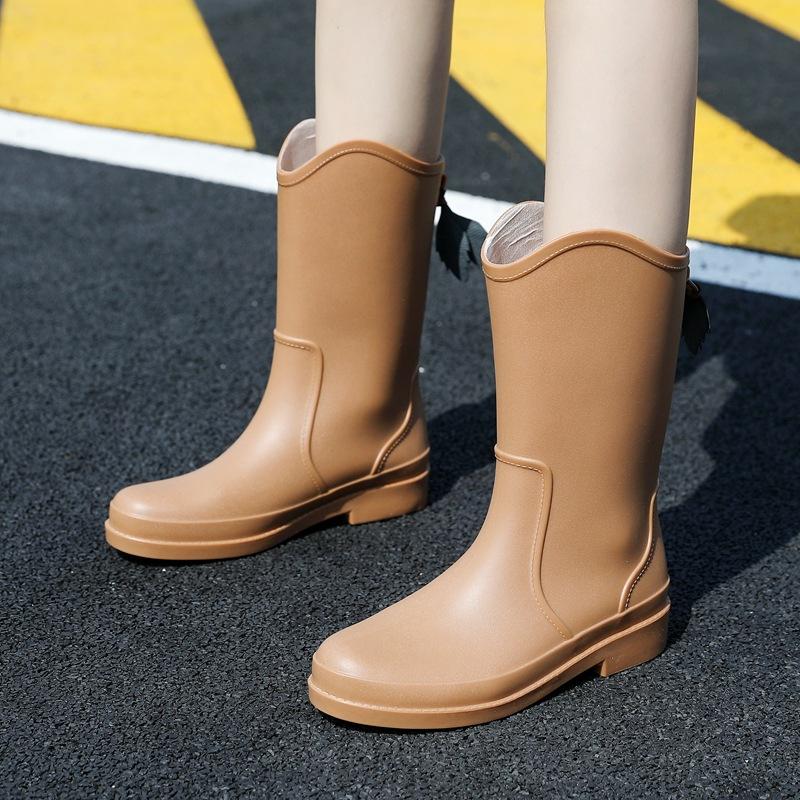 Medium tube rain shoes women's fashion water shoes kitchen work car wash PVC rain boots water shoes fashion rubber shoes
