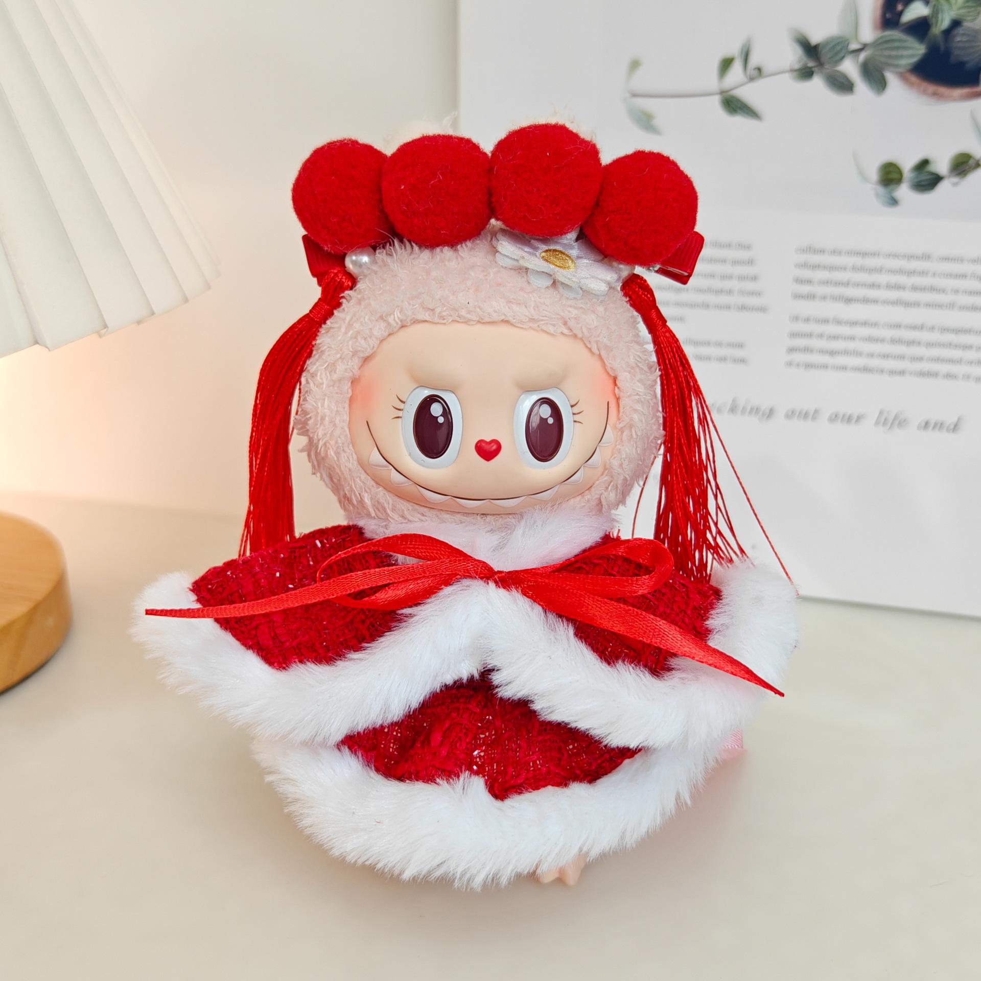 

Подвеска Лабубу: Наряд для младенца первого и второго поколения - Красная новогодняя накидка в старинном стиле For First and Second Generation Labubu Pendant