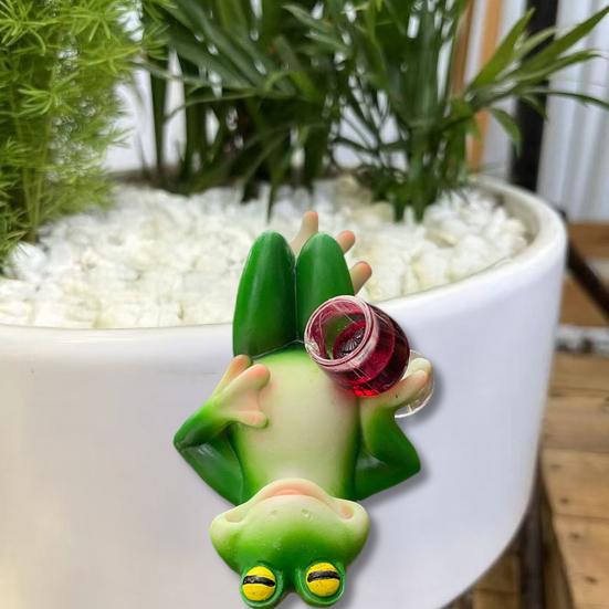 Miniature Frog Figurine Garden Drinking Frog Statue Planter Hugger Resin