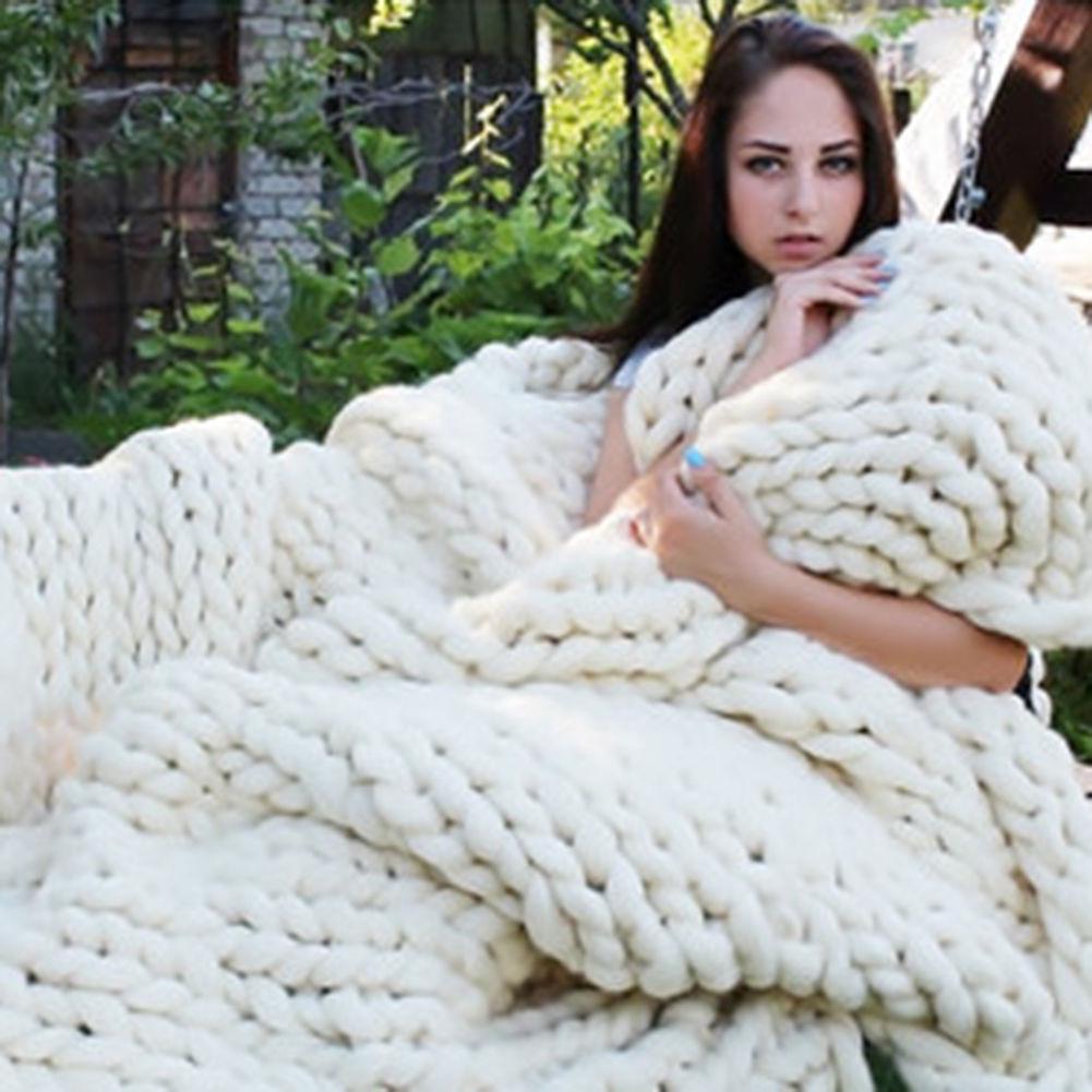 Luxurious Chunky Knitted Blanket With Soft Merino Wool For Cozy Winter Nights