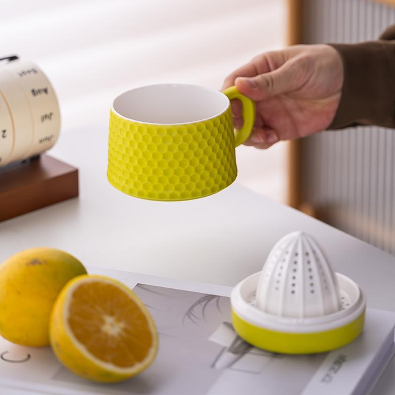 Spremiagrumi al Limone Portatile in Ceramica Senza Laccatura: Bancarella di strada, Cucina, Attrezzo a forma di cono