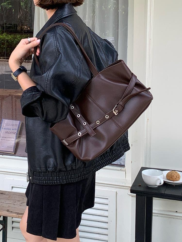 Korean-Style Underarm Tote Bag - Autumn/Winter, Large Capacity, Versatile Commute & Motorcycle Style Shoulder Bag for Women