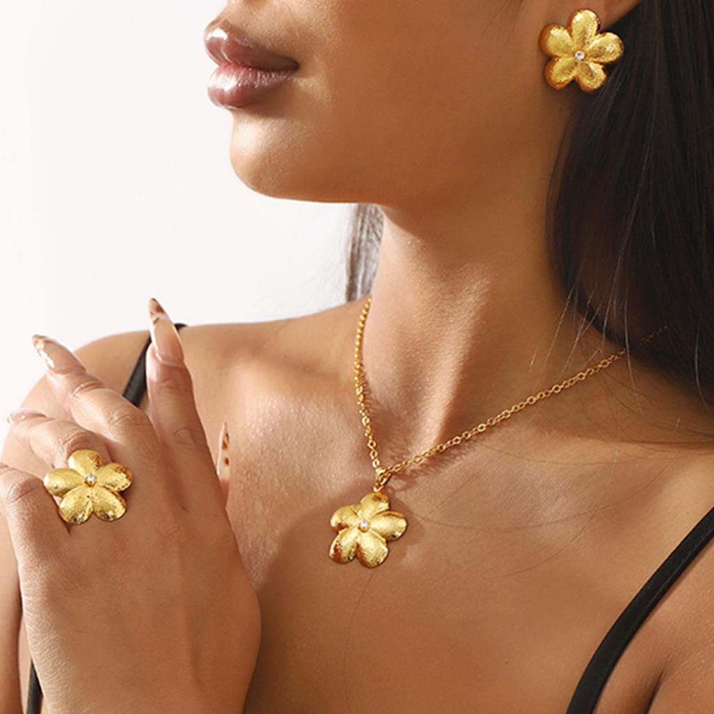 Fashion Is Simple Temperament Flower Pendant Necklace, Personalized Design Earrings Ring Jewelry Set