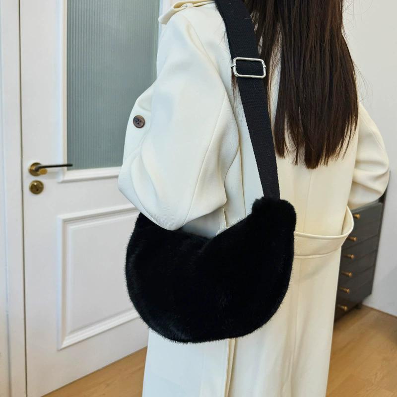 Yogodlns Women Crossbody Plush Bag Autumn Winter Hairy Hobo Bag Casual Versatile Shoulder Bag Fashion Lightweight Underarm Bag