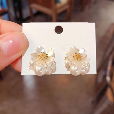 Ins Wind Pearl Flower Stud Earrings Fashionable Sweet Girlish Earrings Niche Versatile Fresh Earrings