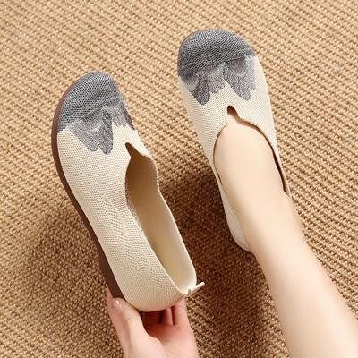 Women's Luxury New Landscape Embroidered Shoes Ethnic Style Soft Sole Comfortable Flat Shoes Middle Aged Elderly Casual Shoes
