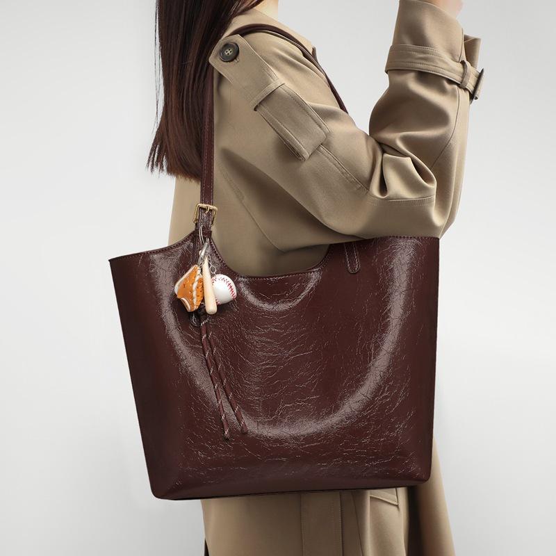 

Bags women s new women s bags spring and summer tote armpit bags retro large-capacity commuter shoulder bags