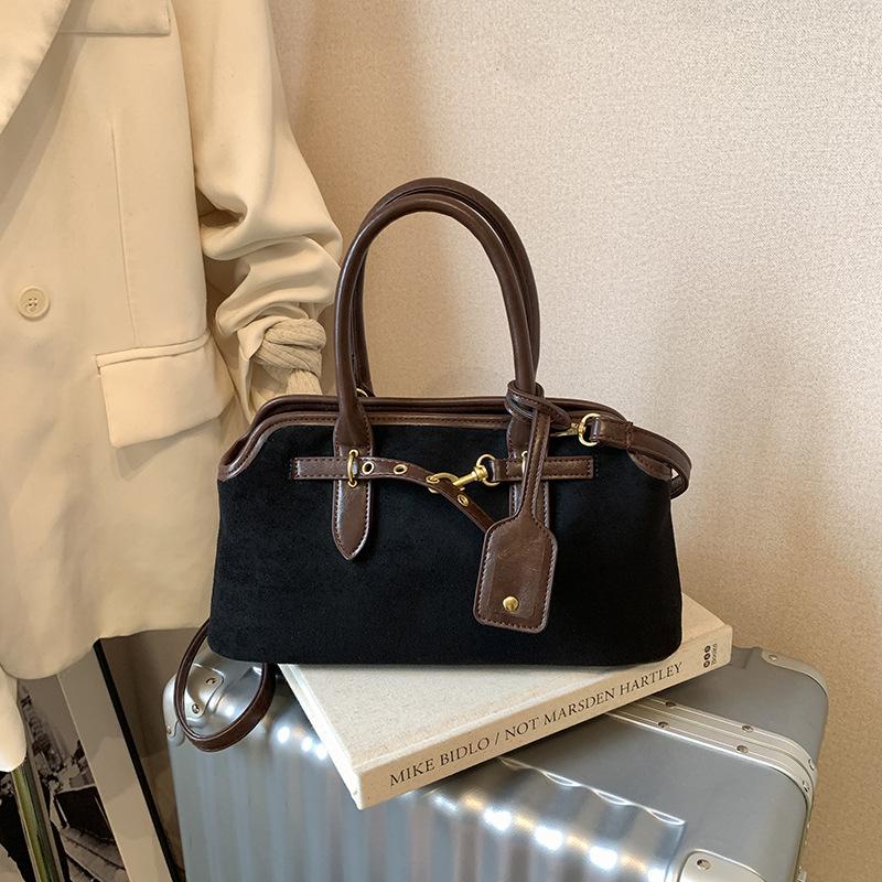 

Fashionable and Popular Niche Suede Bag, Autumn and Winter New Commuter Handbag, Crossbody Bag, Small Handbag чёрный