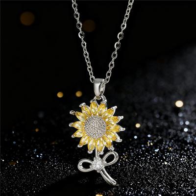 Colar Pingente Girassol com Pedra Zircônia Amarela Charmoso Feminino Cor Prata Vintage Casamento Para Mulheres