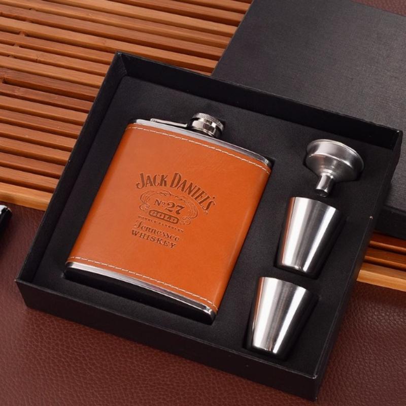 7oz Outdoors Portable Pocket Hip Flask Stainless Steel Whisky Flask Drink Alcohol Container Gift Box Vodka Drinking Bottle Tools