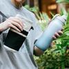 FLASCHE FLASCHE Wasserflasche, 750ml, mit Tragegurt, Leicht zu reinigen, Leicht zu halten, 0,75L Sportflasche, Isoliert, Thermoskanne, mit Flaschenhalter, Grau