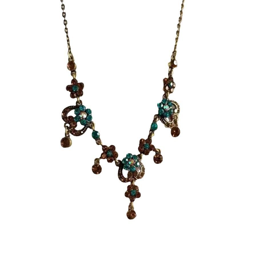 Colier cu Pandantiv Floare Iubire Temperament Retro Curte Sens Înalt Lucru Greu Lanț Vechi Claviculă