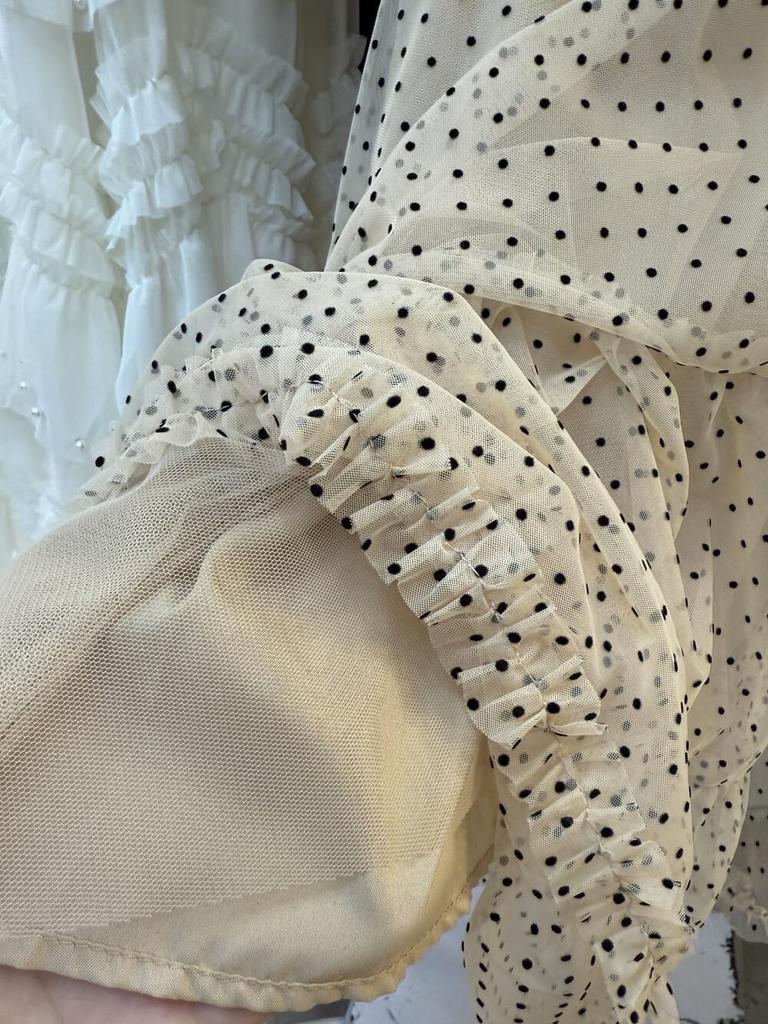 Frühling 2026 Damen Minirock mit Netz-Überlage in mattem Grau mit Polka-Dots – Vielseitig & Elegant