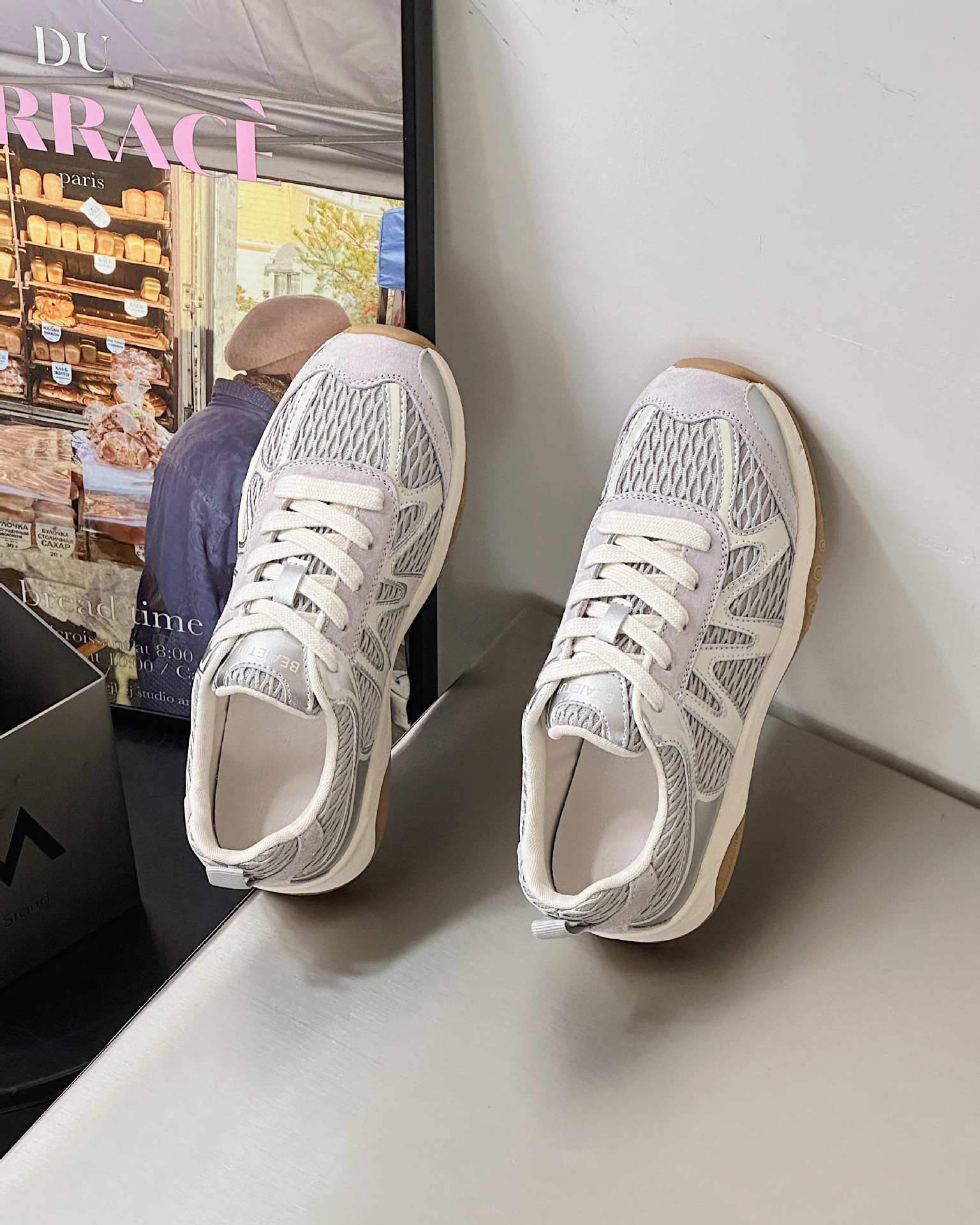 

2025 новые кожаные сетчатые дышащие немецкие тренировочные туфли женские туфли универсальные повседневные спортивные туфли легкая мягкая подошва туфли Форреста Гампа тренд 40 серебряный серый