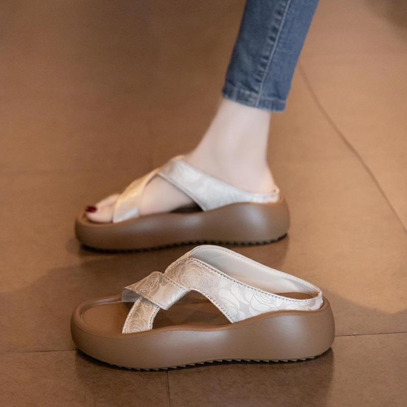 

Cool slippers women s summer wear new go out platform casual beach sandals lazy fashion pregnant women one-word drag 35