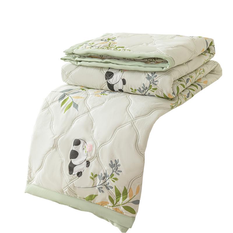 Cartoon Style Summer Quilt, Machine Washable Cotton, 100x150x200, Perfect for Dorms and Air-Conditioned Rooms.