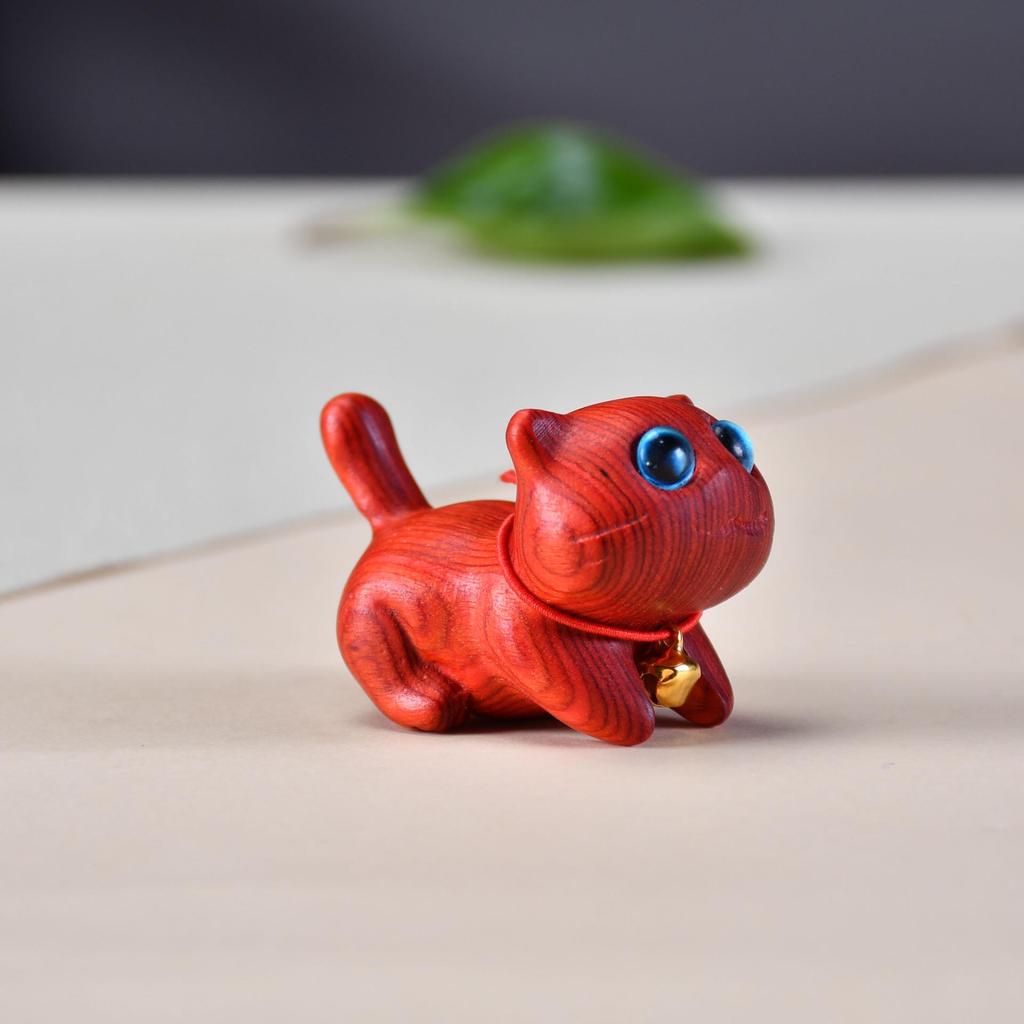 Rainbow Wood Carving: Cute Cat Desktop Ornament - Creative Miniatures for Home Decor