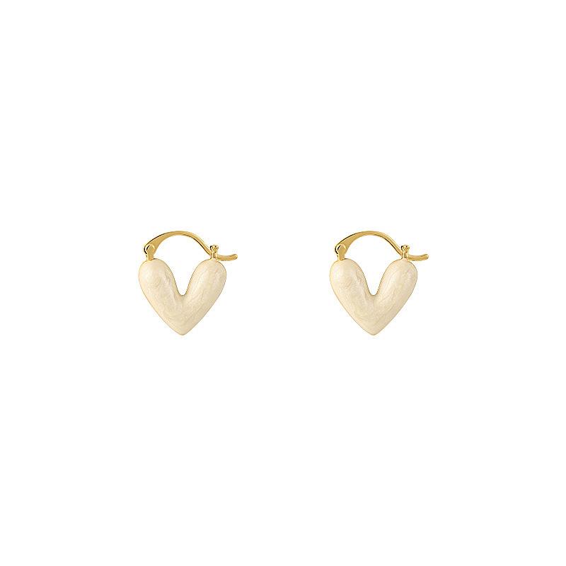 2023 High-End Peach Heart Earrings - Trendy Niche Design Ear Cuffs in Light Luxury Style