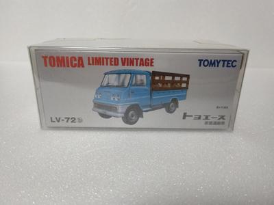 Tomica Limited Vintage LV-72b Toyoace Livestock Truck, 1/64 Scale, with Clear Case