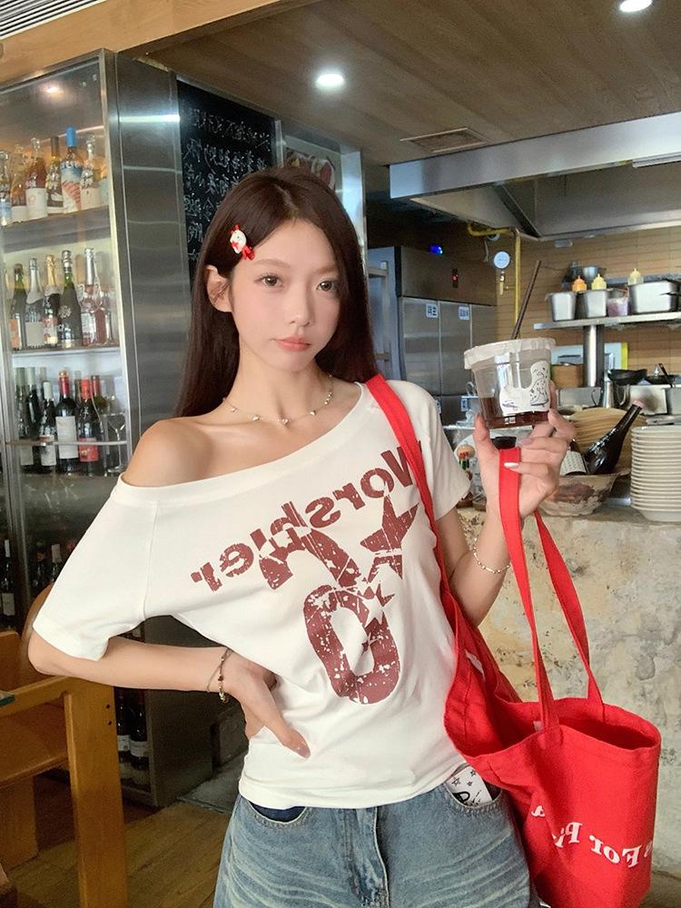 American retro letter print diagonal neck short-sleeved T-shirt women's summer new hot girl off-the-shoulder thin top trendy