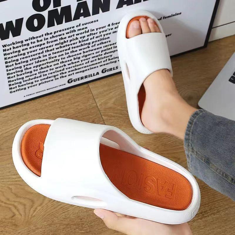 Men's Non-Slip Korean-Style Summer Slippers: Fashionable, Versatile, Casual, and Comfortable Thick-Soled Footwear for Home.