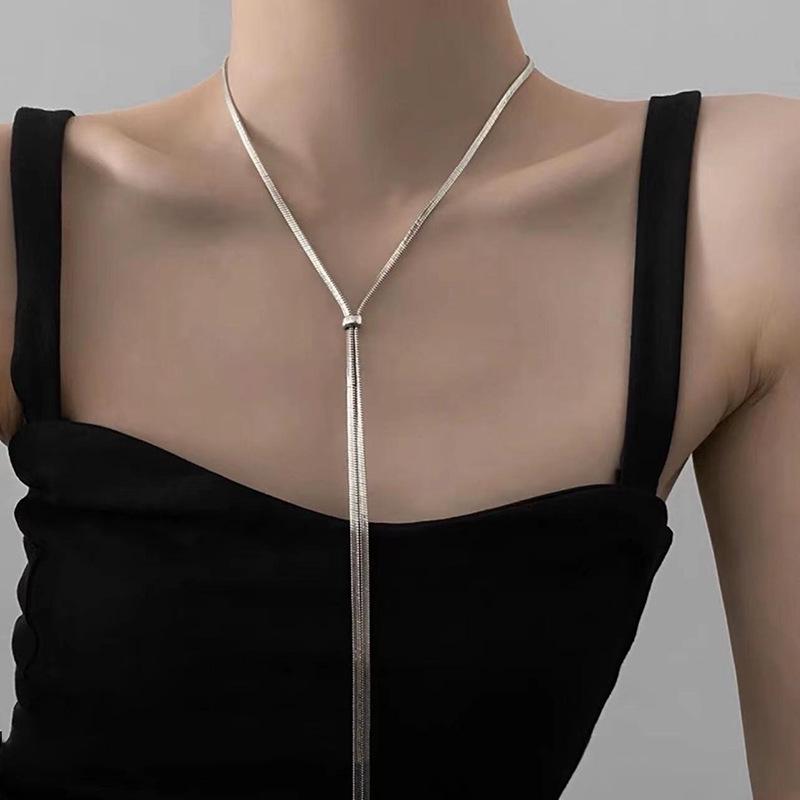 Minimalist Extra Long Pull-Out Necklace for Women - High-End Snake Bone Chain, Light Luxury Design, Simple & Versatile Style