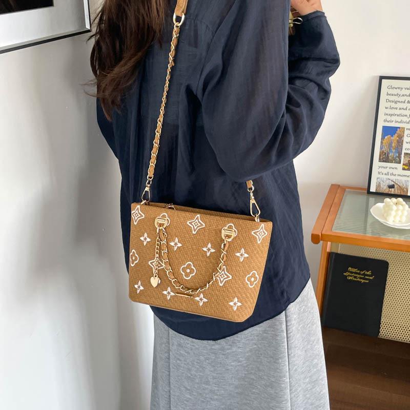 Women's Stylish Embossed Crossbody Bag: Trendy, Versatile, Large Capacity Shoulder & Commuting Bucket Bag