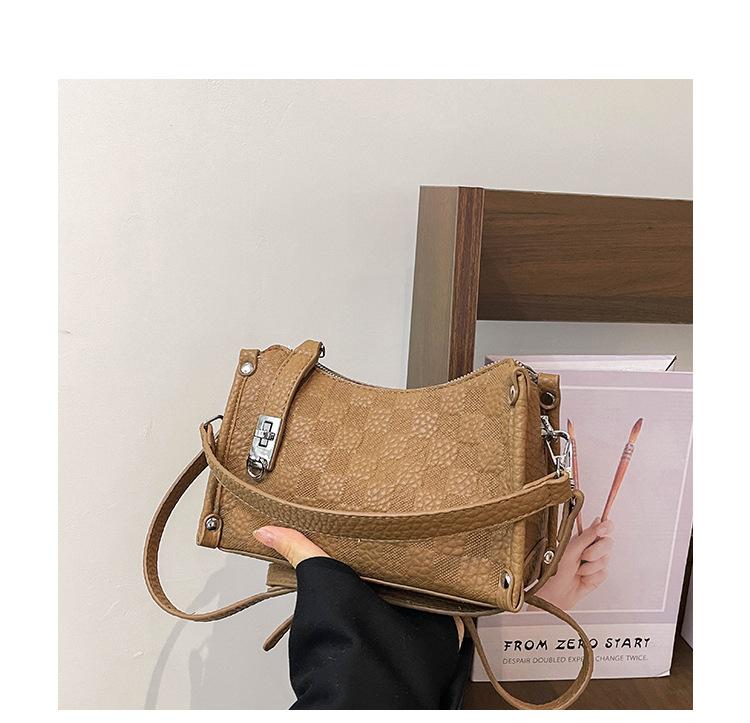 

Осень 2025 Новая Ретро Ромбовидная Портативная Сумка Через Плечо Премиальное Ощущение Большая Вместимость Модная Универсальная Сумка Через Плечо Кроссбоди коричневый