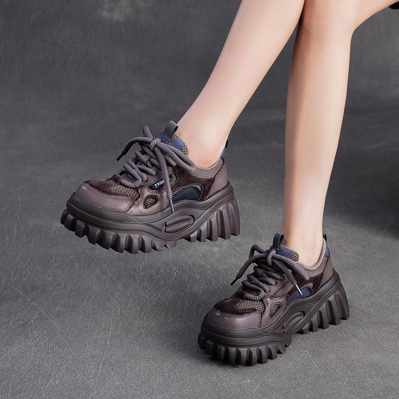 Autumn and Winter New Top Cowhide Thick Sole Color Blocked Casual Shoes for Women, Lightweight Lace Up Sponge Cake and Dad Shoes