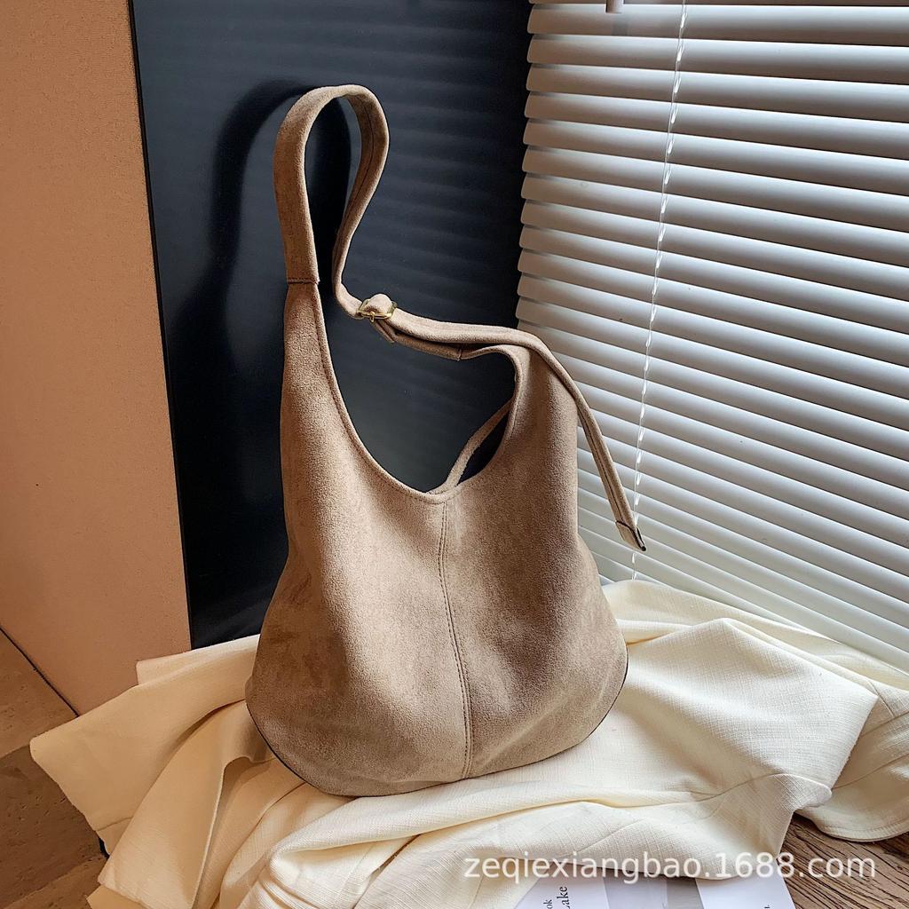 New Suede Lazy Design Large Capacity 2025 Simple Retro Women's Handbag Shoulder Bag Mother and Child Bag